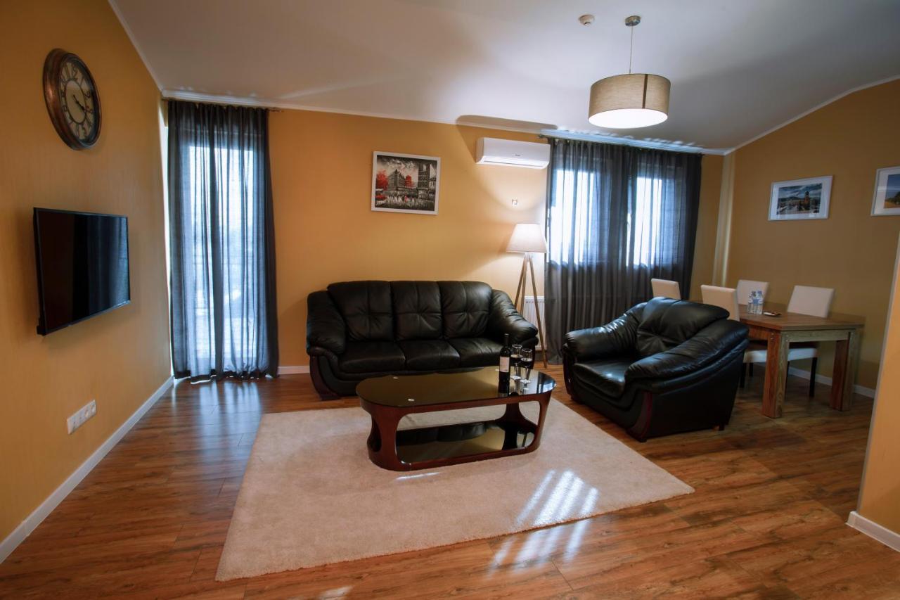 Apart Hotel West Tbilisi ภายนอก รูปภาพ