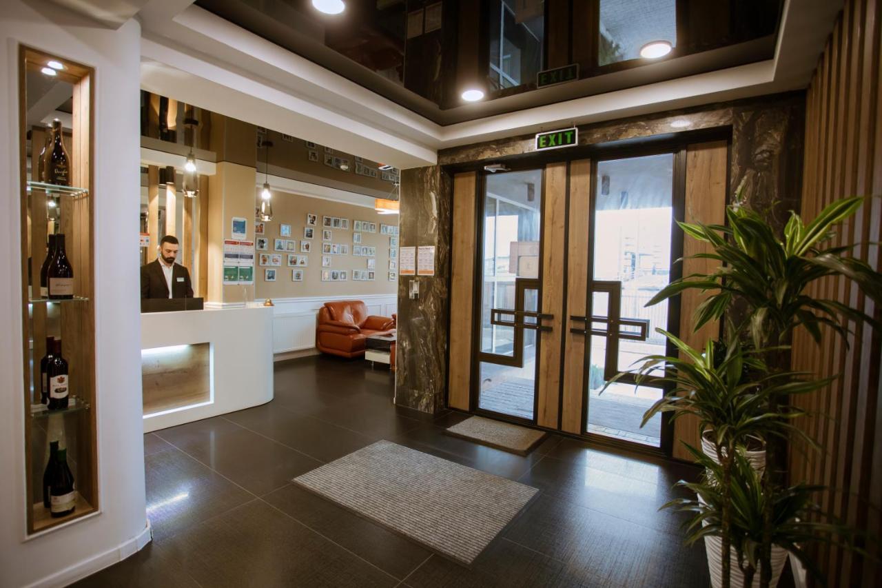 Apart Hotel West Tbilisi ภายนอก รูปภาพ