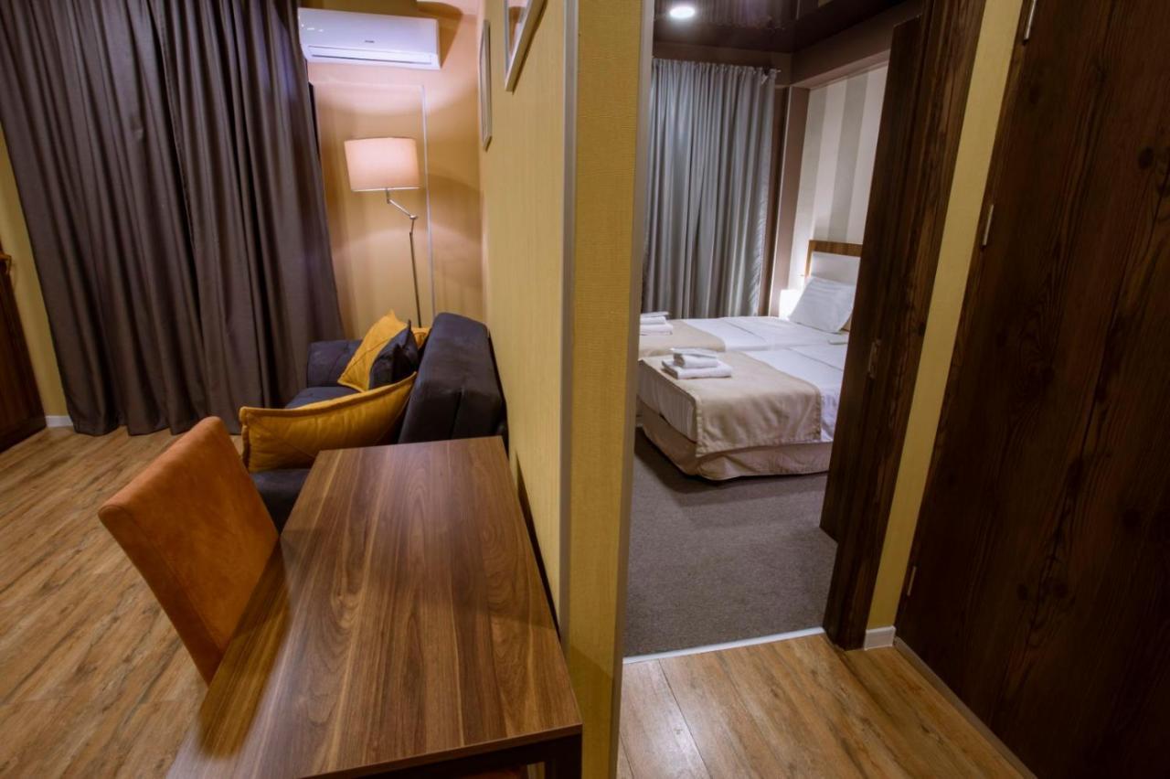 Apart Hotel West Tbilisi ภายนอก รูปภาพ
