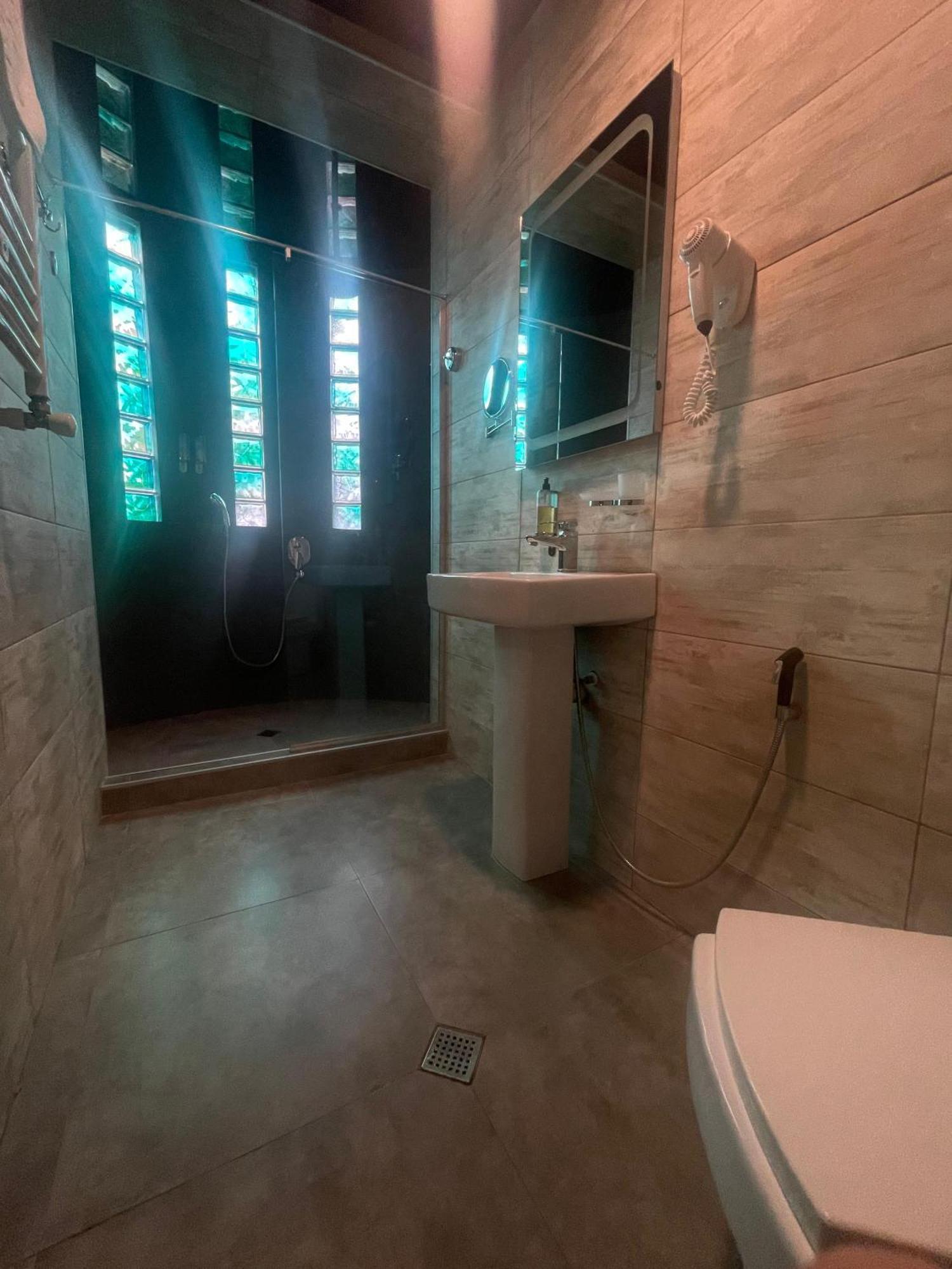 Apart Hotel West Tbilisi ภายนอก รูปภาพ
