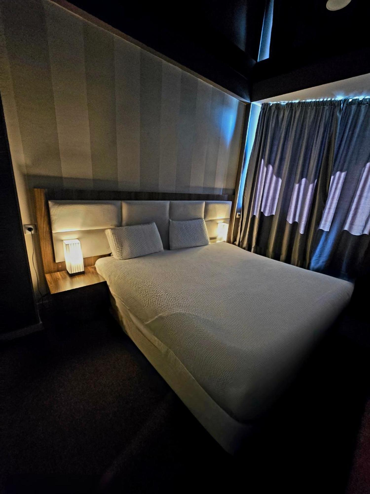 Apart Hotel West Tbilisi ภายนอก รูปภาพ