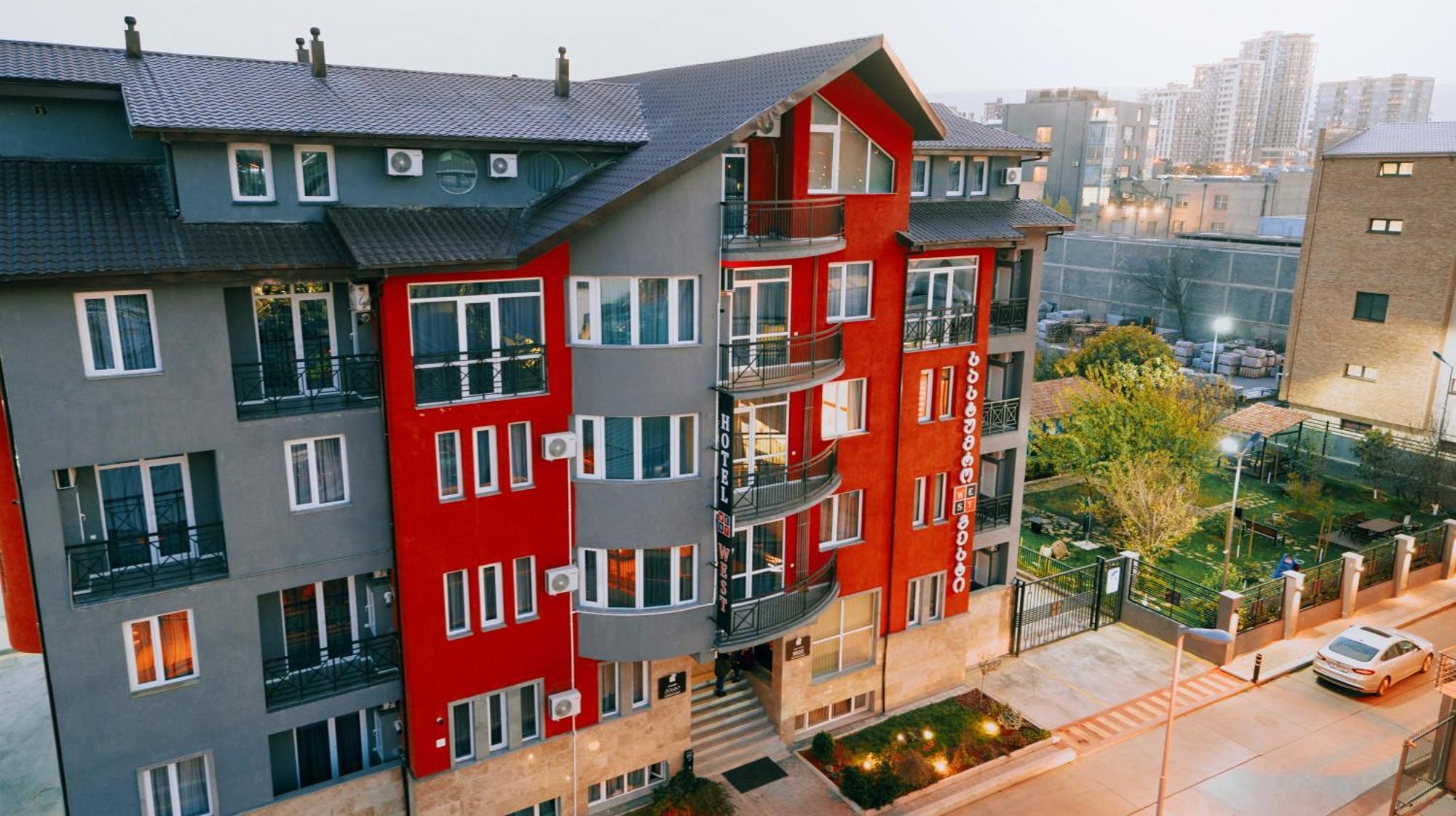 Apart Hotel West Tbilisi ภายนอก รูปภาพ